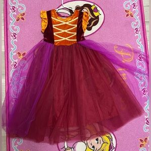 Hocus Pocus Mary Sanderson kids dress size 140 (US size 7/8 girls per Amazon)